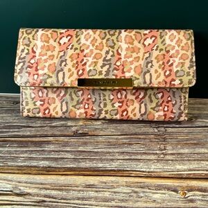 Cute Tahari Wallet